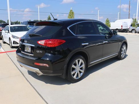 Used 2017 INFINITI QX50 2WD image 5