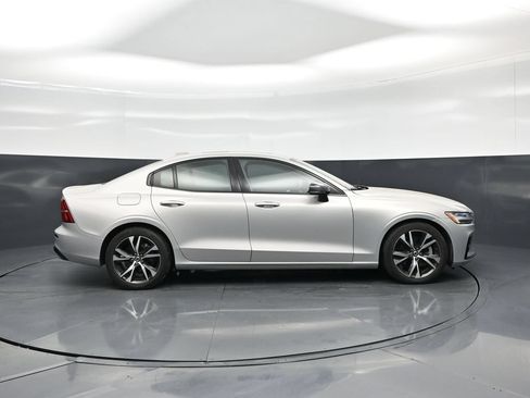 Used 2024 Volvo S60 B5 Core FWD image 24