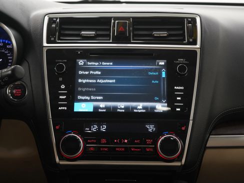 Used 2018 Subaru Outback 3.6R Limited image 16