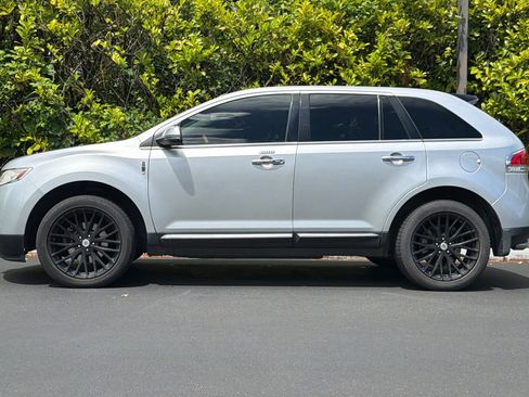 Used 2012 Lincoln MKX AWD image 7