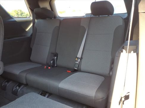Used 2023 Chevrolet Traverse LT image 35