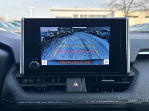 Used 2024 Toyota RAV4 LE image 32