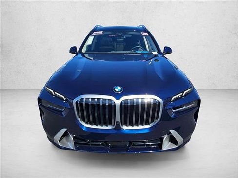 Used 2026 BMW X7 xDrive40i AWD/4WD image 2