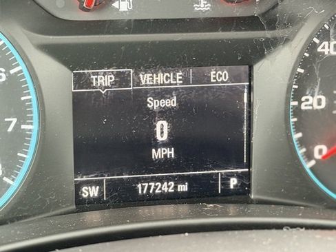 Used 2018 Chevrolet Equinox LS image 8