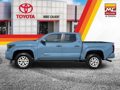 Certified 2026 Toyota Tacoma SR5 AWD/4WD image 2