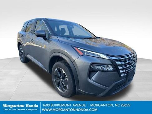 Used 2025 Nissan Rogue SV image 1