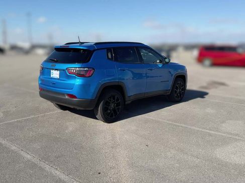 New 2026 Jeep Compass Latitude image 12