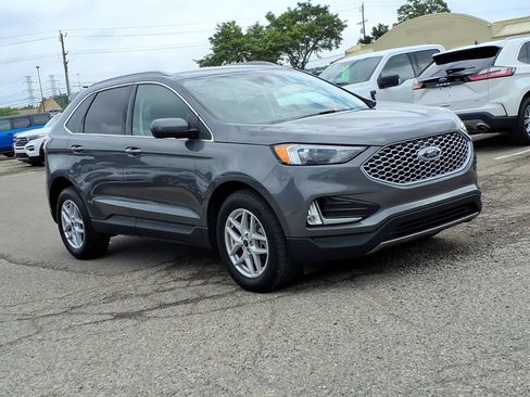 Used 2024 Ford Edge SEL w/ Convenience Package AWD/4WD image 7