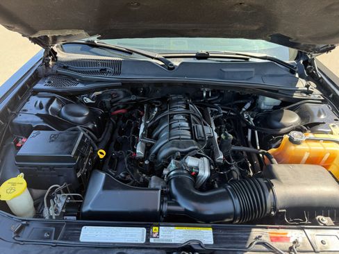 Used 2009 Dodge Challenger R/T RWD image 12
