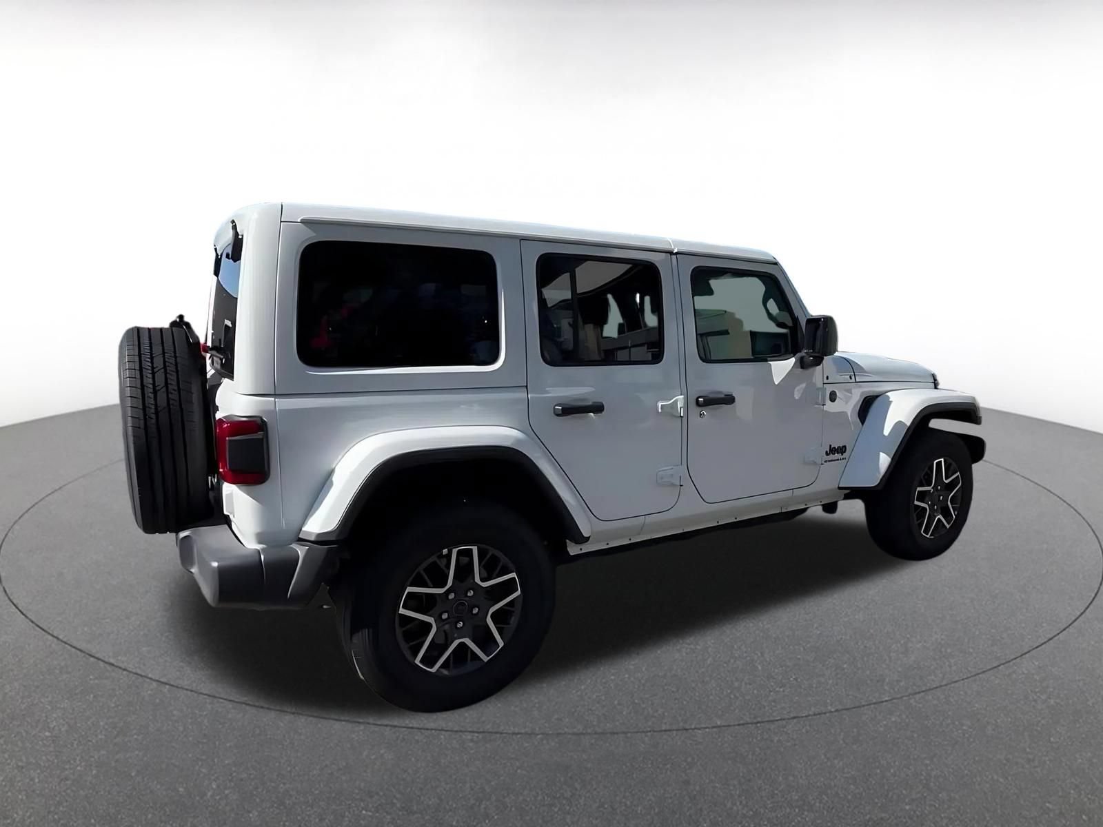 Used 2025 Jeep Wrangler Unlimited Sahara AWD/4WD image 13