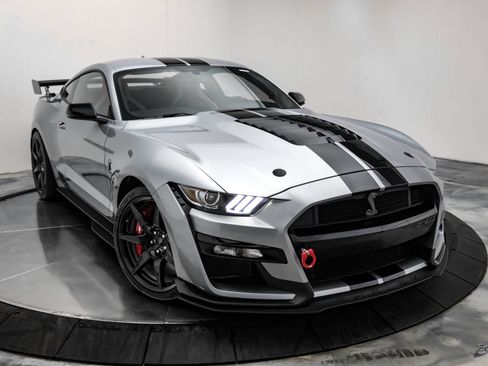 Used 2022 Ford Mustang Shelby GT500 w/ Carbon Fiber Track Pack RWD image 29