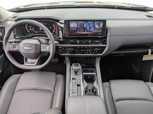 New 2026 Nissan Pathfinder SL FWD image 10