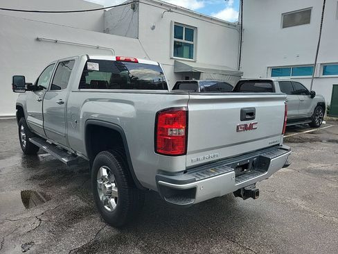 Used 2018 GMC Sierra 2500 Denali w/ Duramax Plus Package AWD/4WD image 16