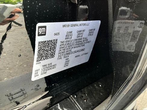 New 2025 GMC Sierra EV Denali image 13