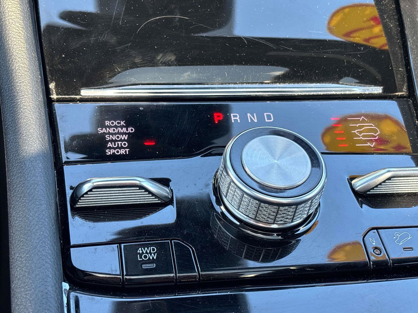 Used 2022 Jeep Grand Cherokee Overland AWD/4WD image 27