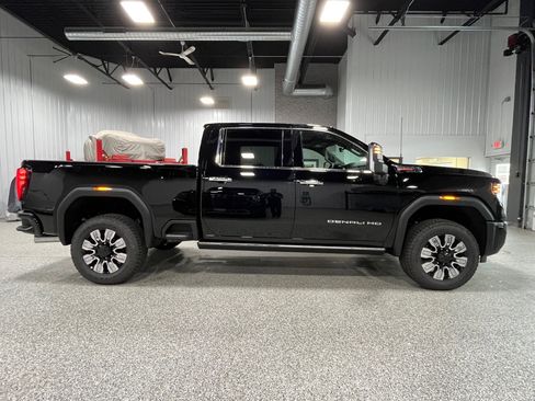 New 2025 GMC Sierra 3500 Denali w/ Denali Reserve Package image 6