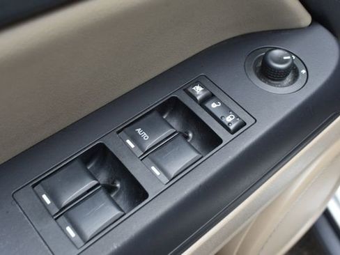 Used 2015 Jeep Patriot Latitude image 19