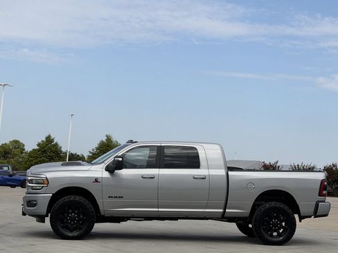Used 2023 RAM 2500 Laramie w/ Night Edition AWD/4WD image 3