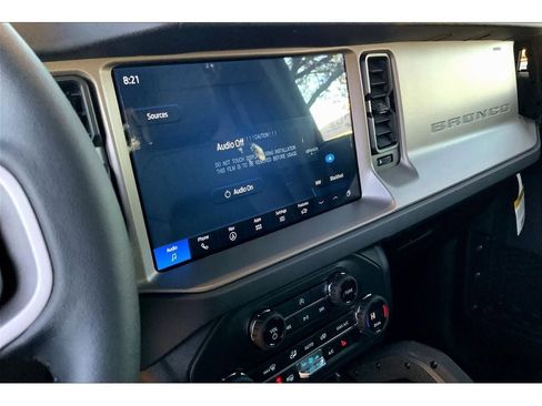 New 2025 Ford Bronco Outer Banks w/ Sasquatch Package image 22