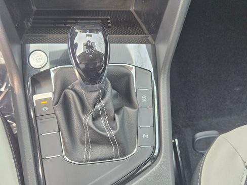 New 2026 Volkswagen Taos SE FWD image 20