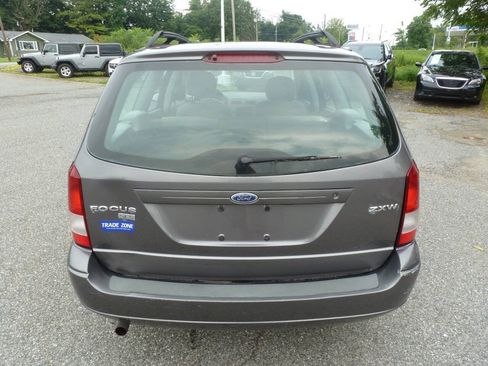 Used 2006 Ford Focus SE FWD image 6