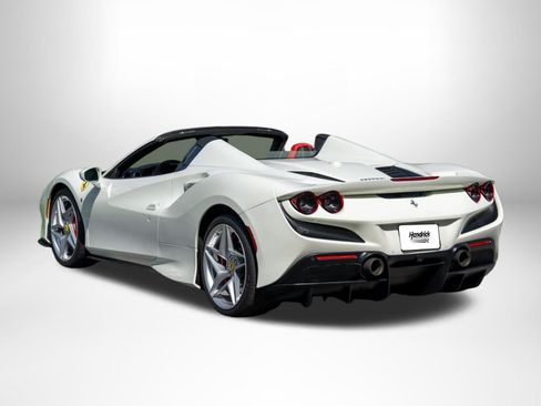 Used 2022 Ferrari F8 Tributo RWD image 2