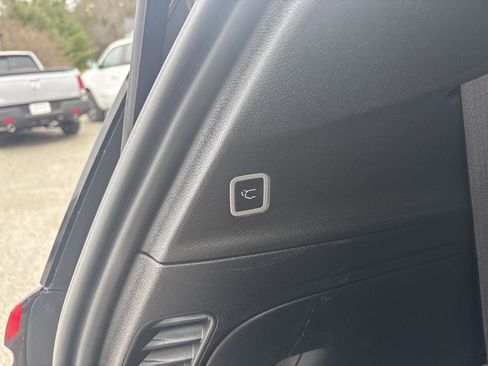Used 2025 Chrysler Pacifica Select FWD image 22