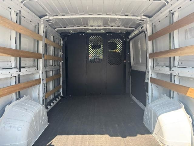 Used 2025 RAM ProMaster 2500 w/ U-Haul Equipment Group FWD image 9