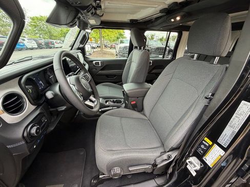 Certified 2025 Jeep Wrangler Unlimited Sahara AWD/4WD image 22