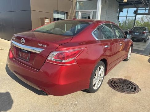 Used 2013 Nissan Altima 3.5 SV w/ Navigation Pkg image 3