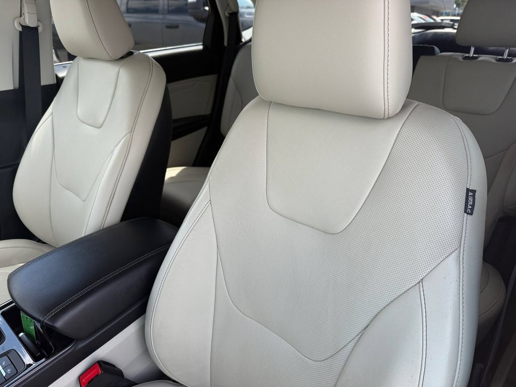 Used 2020 Ford Edge Titanium w/ Equipment Group 301A AWD/4WD image 13
