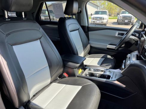 Used 2023 Ford Explorer XLT w/ Equipment Group 202A image 21