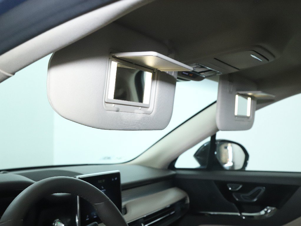 Used 2022 Lincoln Corsair AWD w/ Equipment Group 101A image 19