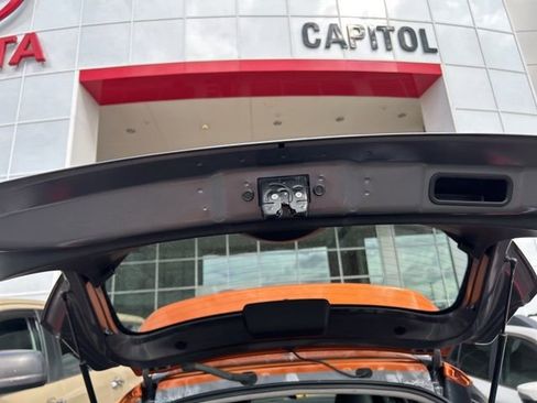 Used 2019 Nissan Kicks SR w/ SR Premium Package image 10