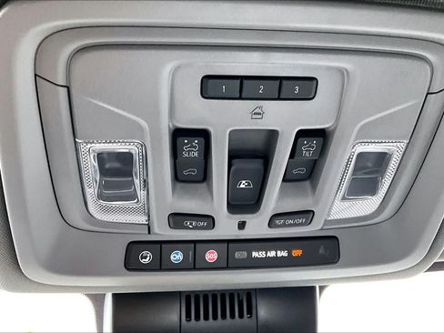 Used 2025 GMC Sierra 1500 SLT w/ SLT Premium Plus Package AWD/4WD image 36