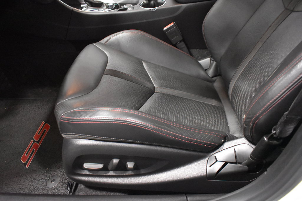 Used 2015 Chevrolet SS RWD image 22