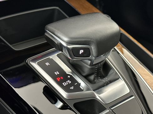 Used 2022 Audi Q5 e Premium w/ Convenience Package image 20