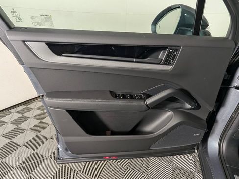 New 2026 Porsche Cayenne E-Hybrid AWD/4WD image 25