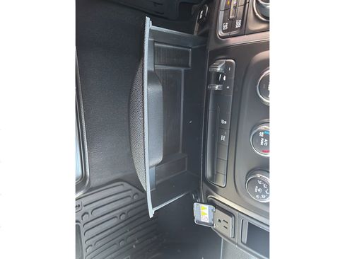 Used 2022 RAM 1500 Classic SLT w/ Protection Group AWD/4WD image 10