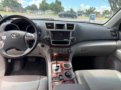Used 2013 Toyota Highlander Limited FWD image 22