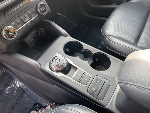 Used 2020 Ford Escape SEL image 18