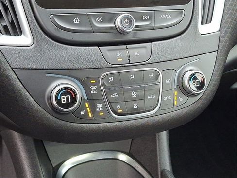 Used 2024 Chevrolet Malibu LT image 12