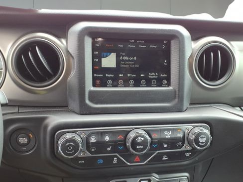 Used 2023 Jeep Wrangler Unlimited w/ Cold Weather Group AWD/4WD image 16