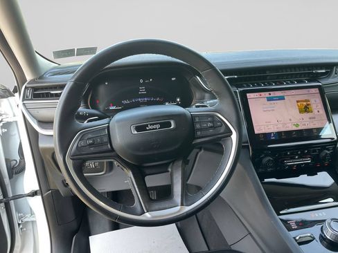 Used 2023 Jeep Grand Cherokee L Limited w/ Luxury Tech Group II AWD/4WD image 22