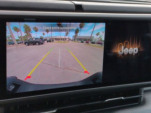 Certified 2026 Jeep Gladiator Sport AWD/4WD image 20