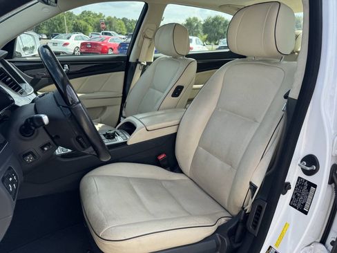 Used 2014 Hyundai Equus Signature RWD image 6