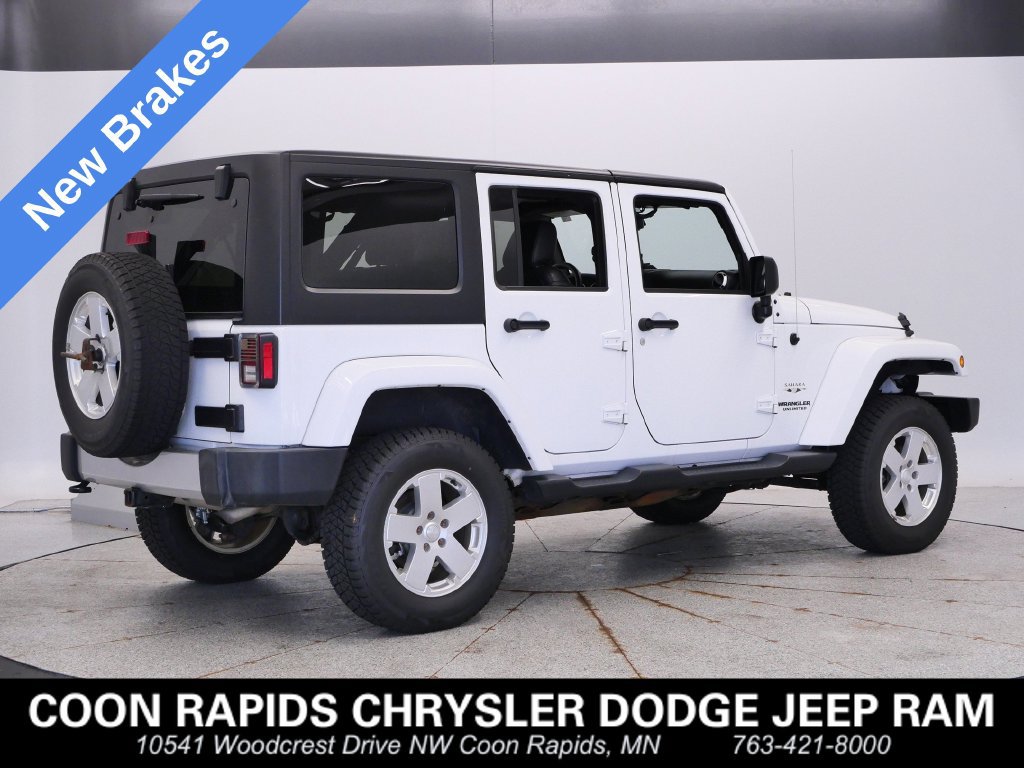 Certified 2017 Jeep Wrangler Unlimited Sahara w/ Connectivity Group AWD/4WD image 5