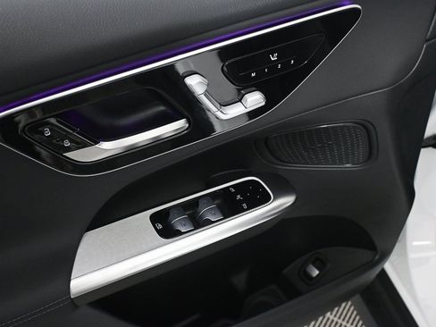 Certified 2025 Mercedes-Benz GLC 300 GLC 300 image 8