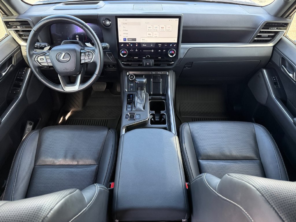 Used 2024 Lexus GX 550 w/ Accessory Package (Z1) AWD/4WD image 13