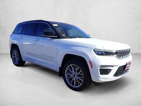 New 2025 Jeep Grand Cherokee Summit w/ Luxury Tech Group V image 6